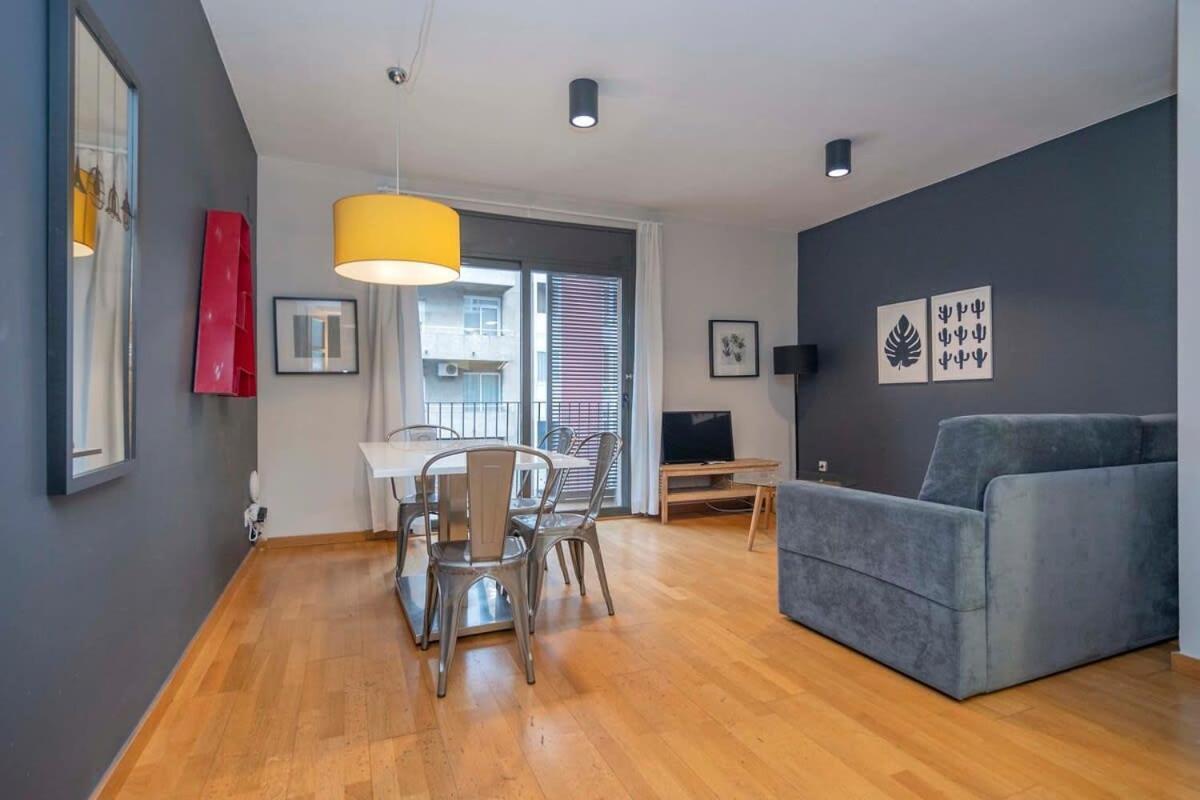 2 Bedroom Duplex Apartment With Balcony 4-3 Барселона Экстерьер фото