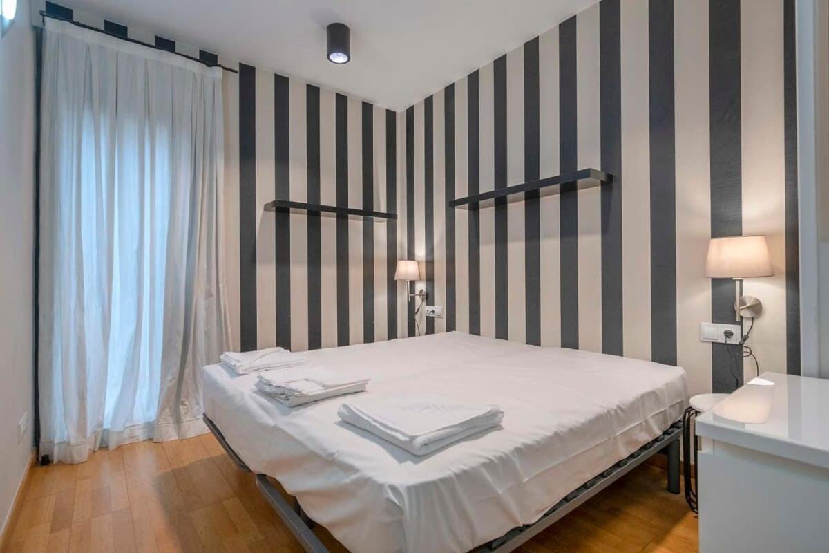 2 Bedroom Duplex Apartment With Balcony 4-3 Барселона Экстерьер фото