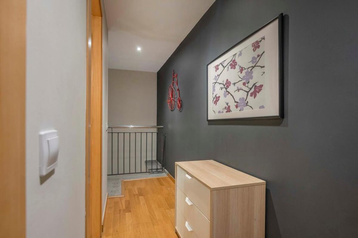 2 Bedroom Duplex Apartment With Balcony 4-3 Барселона Экстерьер фото