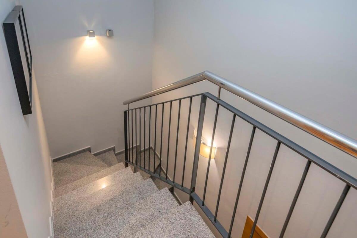 2 Bedroom Duplex Apartment With Balcony 4-3 Барселона Экстерьер фото