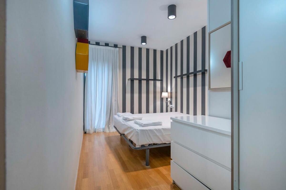 2 Bedroom Duplex Apartment With Balcony 4-3 Барселона Экстерьер фото