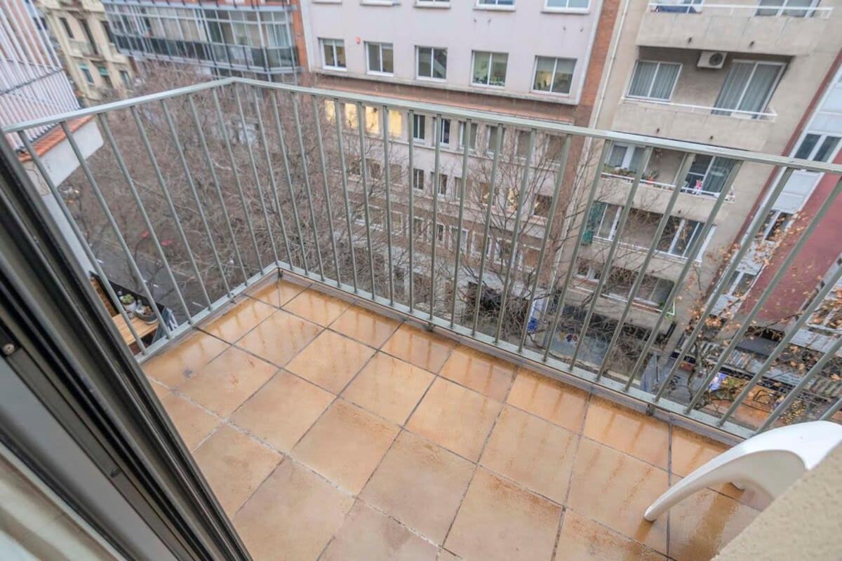 2 Bedroom Duplex Apartment With Balcony 4-3 Барселона Экстерьер фото