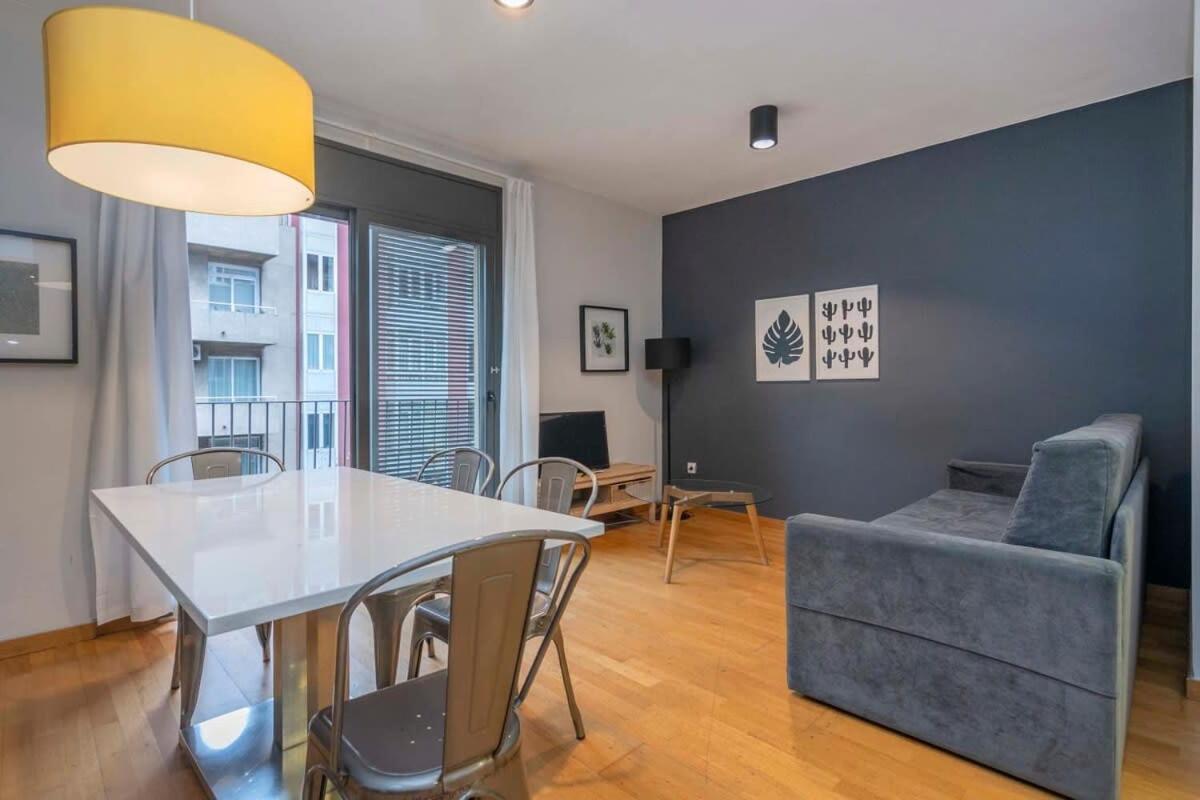 2 Bedroom Duplex Apartment With Balcony 4-3 Барселона Экстерьер фото