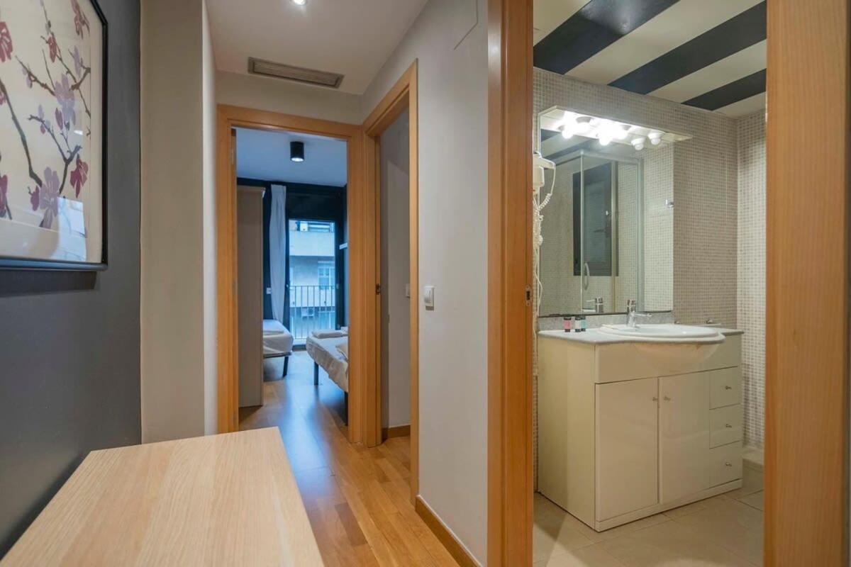 2 Bedroom Duplex Apartment With Balcony 4-3 Барселона Экстерьер фото